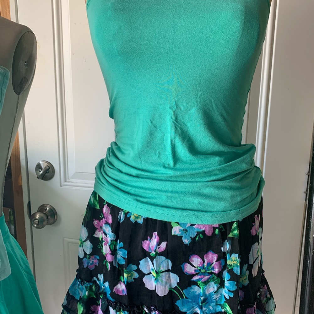 Clothing - Picture 4 of 7